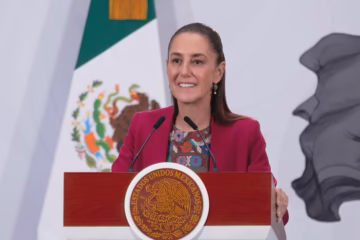 Sheinbaum les pone el espejo a los comentócratas: lo que duele al viejo régimen es que el dinero ya no se reparte entre sus cuates