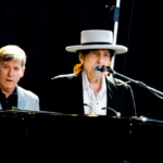 Bob Dylan recupera tema clásico tras 14 años en concierto de Washington