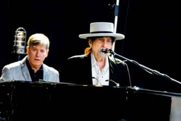 Bob Dylan recupera tema clásico tras 14 años en concierto de Washington
