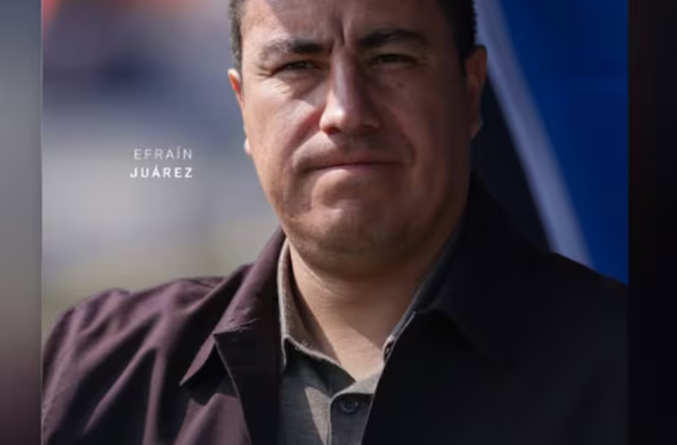 Efraín Juárez es reconocido como mejor técnico de la Liga MX mientras define su salida de Pumas