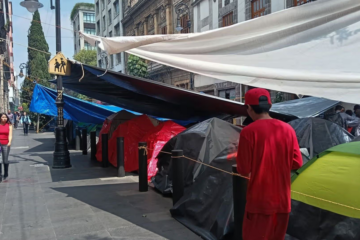 Sheinbaum rechaza desalojo de plantón magisterial en el Zócalo capitalino