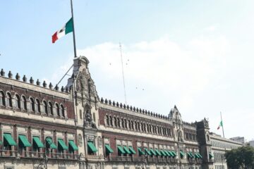 México alcanza el quinto puesto mundial en confianza hacia el gobierno federal según la OCDE