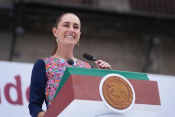 Claudia Sheinbaum defiende la soberanía nacional frente a presiones externas en el Zócalo