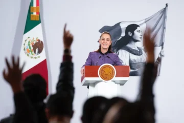 Claudia Sheinbaum defiende reforma que prohíbe la doble nacionalidad para mandatarios y gobernadores