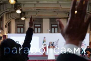 Claudia Sheinbaum sostiene diálogo con medios de comunicación desde Palacio Nacional