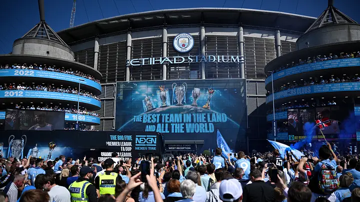 Hallan culpabilidad al Manchester City por violar reglas financieras de la Premier League