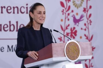 Claudia Sheinbaum sostiene diálogo con medios de comunicación desde Palacio Nacional