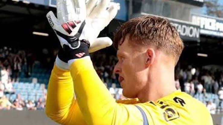Arquero de Telstar rescata empate con doblete de penales en la Eredivisie
