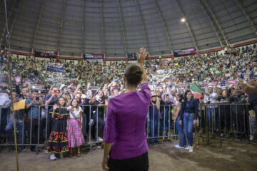 La presidenta Sheinbaum termina la primera semana de octubre con el pueblo mexicano respaldándola de forma arrolladora: 71% en El Heraldo, 72% en Mitofsky, 71.5% en TResearch y 70.4% en MetricsMx le tumban el discurso de crisis al PRIAN