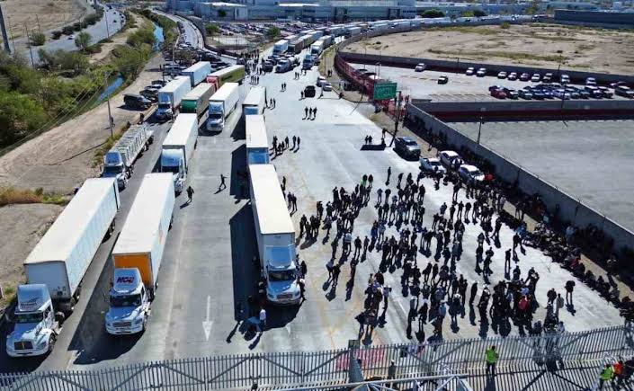 Secretaría de Gobernación busca diálogo con transportistas para evitar paro nacional el lunes