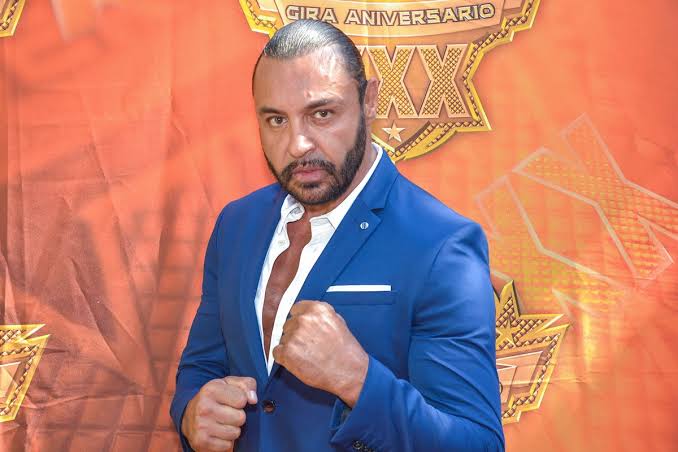 El actor y luchador Víctor Manuel Reséndez Nuncio fue revelado como Latin Lover en el programa ¿Quién es la Máscara?