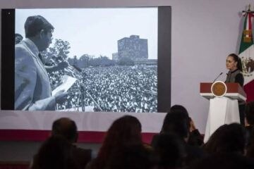 Claudia Sheinbaum rinde homenaje a Cuauhtémoc Cárdenas en la conferencia matutina
